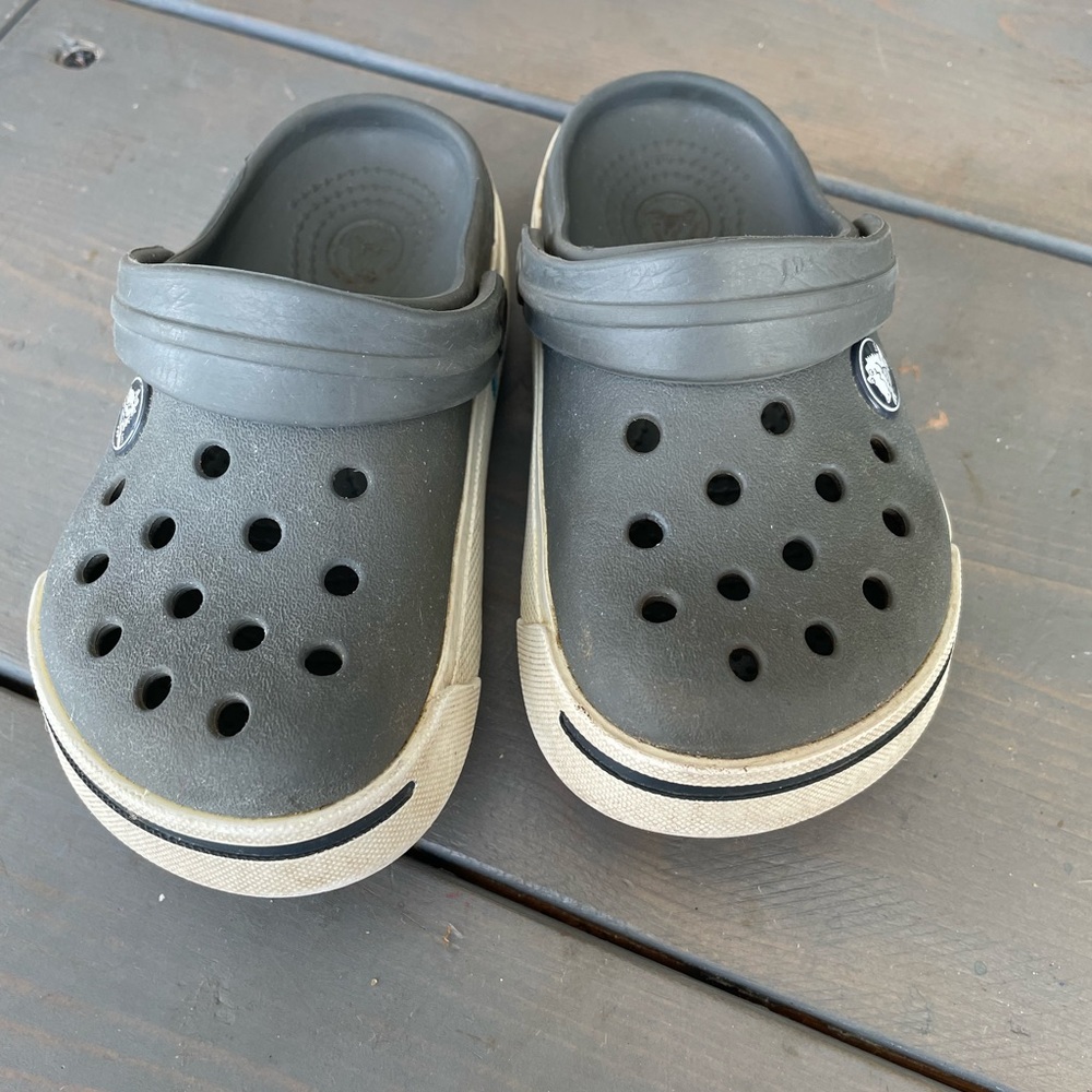 Toddler crocs